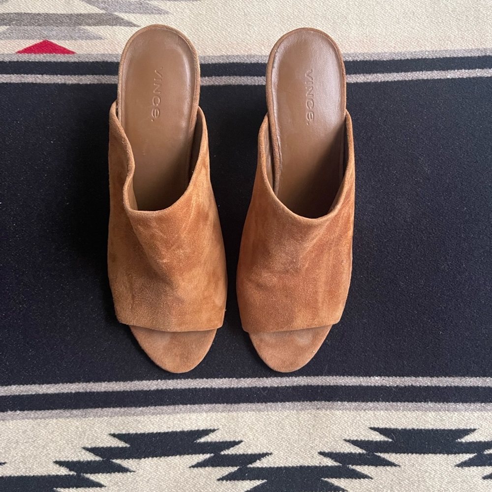 Vince heeled open toe Mules Brown Suede Size 9 Never Worn!